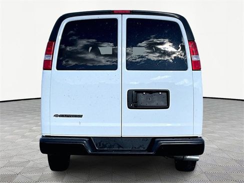 Used 2025 Chevrolet Express 3500 LS image 5