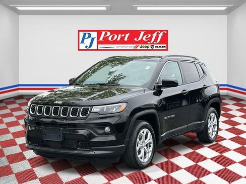 Used 2024 Jeep Compass Latitude AWD/4WD image 1