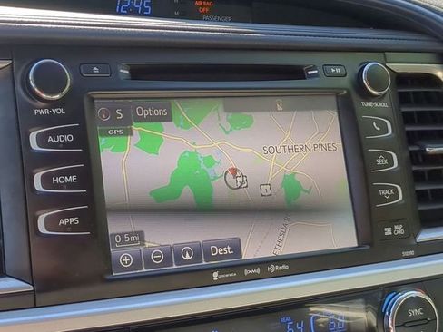 Used 2019 Toyota Highlander XLE image 26