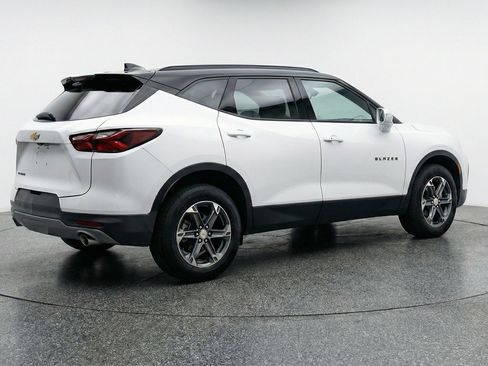 Used 2025 Chevrolet Blazer LT image 9