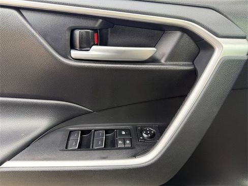 Used 2025 Toyota RAV4 XLE image 23