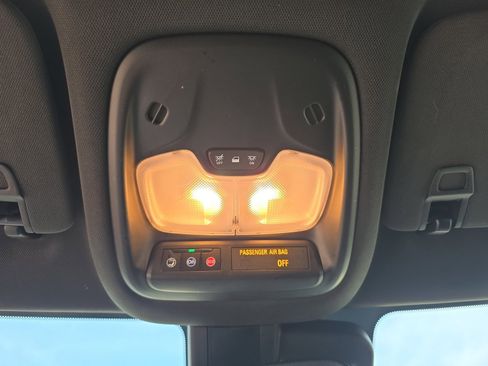 Used 2025 Chevrolet TrailBlazer RS w/ Convenience Package image 22