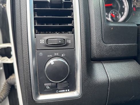 Used 2022 RAM 1500 Classic SLT w/ Protection Group AWD/4WD image 14