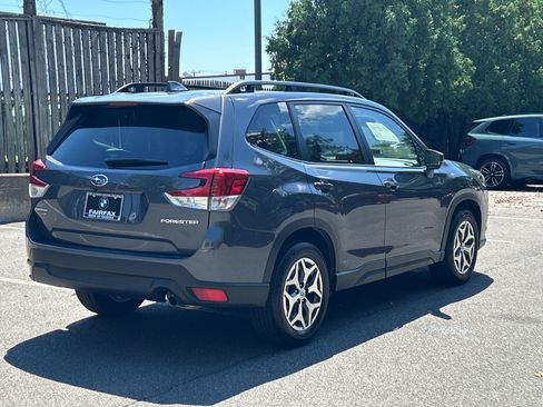 Used 2023 Subaru Forester Premium AWD/4WD image 9