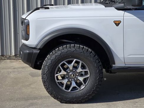 New 2025 Ford Bronco Badlands image 8