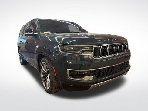 Used 2025 Jeep Wagoneer Series III w/ Premium Group I AWD/4WD image 9