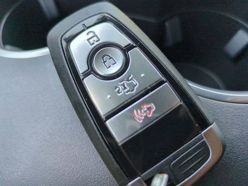 Used 2026 Ford Mustang Convertible RWD image 29