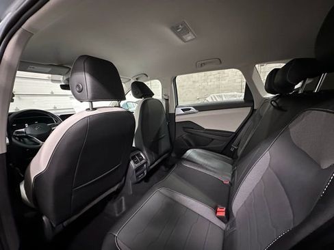 New 2026 Volkswagen Taos SE image 14