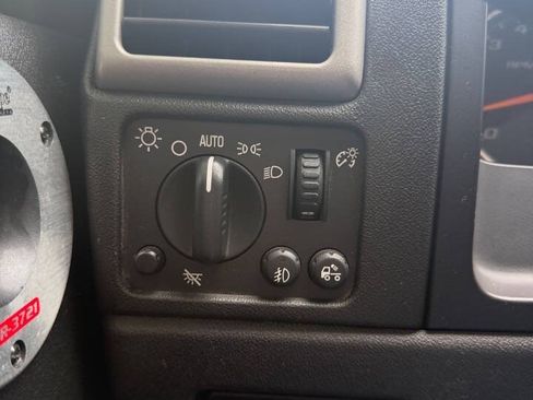 Used 2010 GMC Canyon SLE RWD image 17