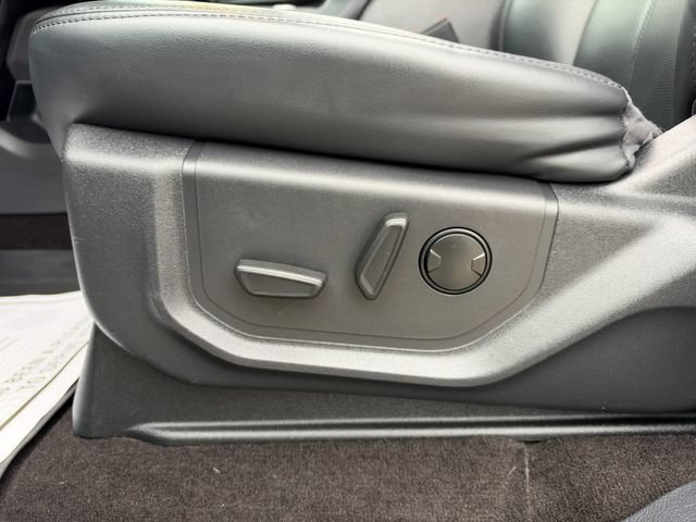 Used 2023 Ford Expedition XLT AWD/4WD image 26