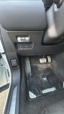 Used 2020 Land Rover Range Rover Evoque R-Dynamic SE AWD/4WD image 12