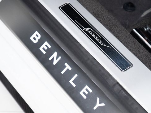 Used 2025 Bentley Flying Spur Plug-In Hybrid image 13