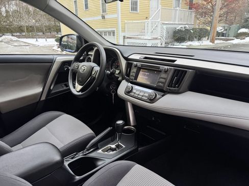 Used 2014 Toyota RAV4 XLE image 14