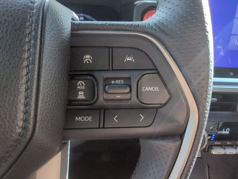 Certified 2026 Toyota 4Runner TRD Off-Road Premium AWD/4WD image 20
