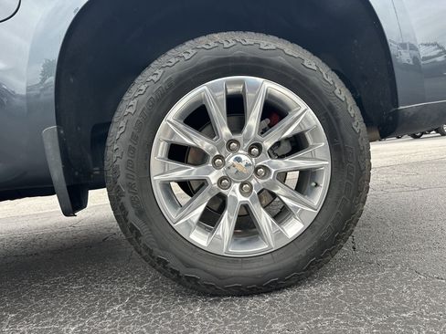 Used 2019 Chevrolet Silverado 1500 LTZ w/ LTZ Premium Package AWD/4WD image 19