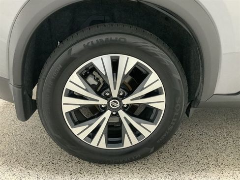 Used 2021 Nissan Rogue SV w/ Premium Package FWD image 11