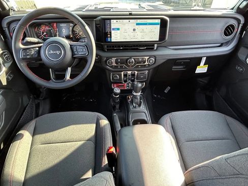 Used 2024 Jeep Wrangler Unlimited Rubicon AWD/4WD image 31