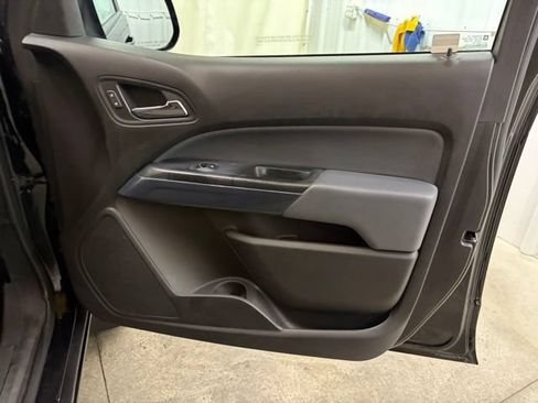 Used 2018 Chevrolet Colorado Z71 AWD/4WD image 26
