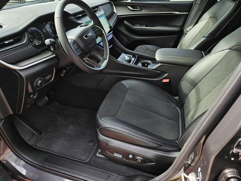 New 2026 Jeep Grand Cherokee Altitude RWD image 13