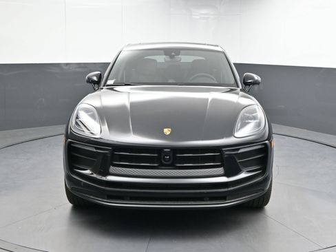 Certified 2025 Porsche Macan image 28