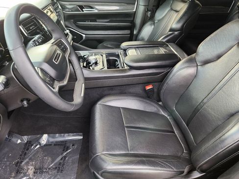 Used 2022 Jeep Wagoneer Series III w/ Premium Group I image 9