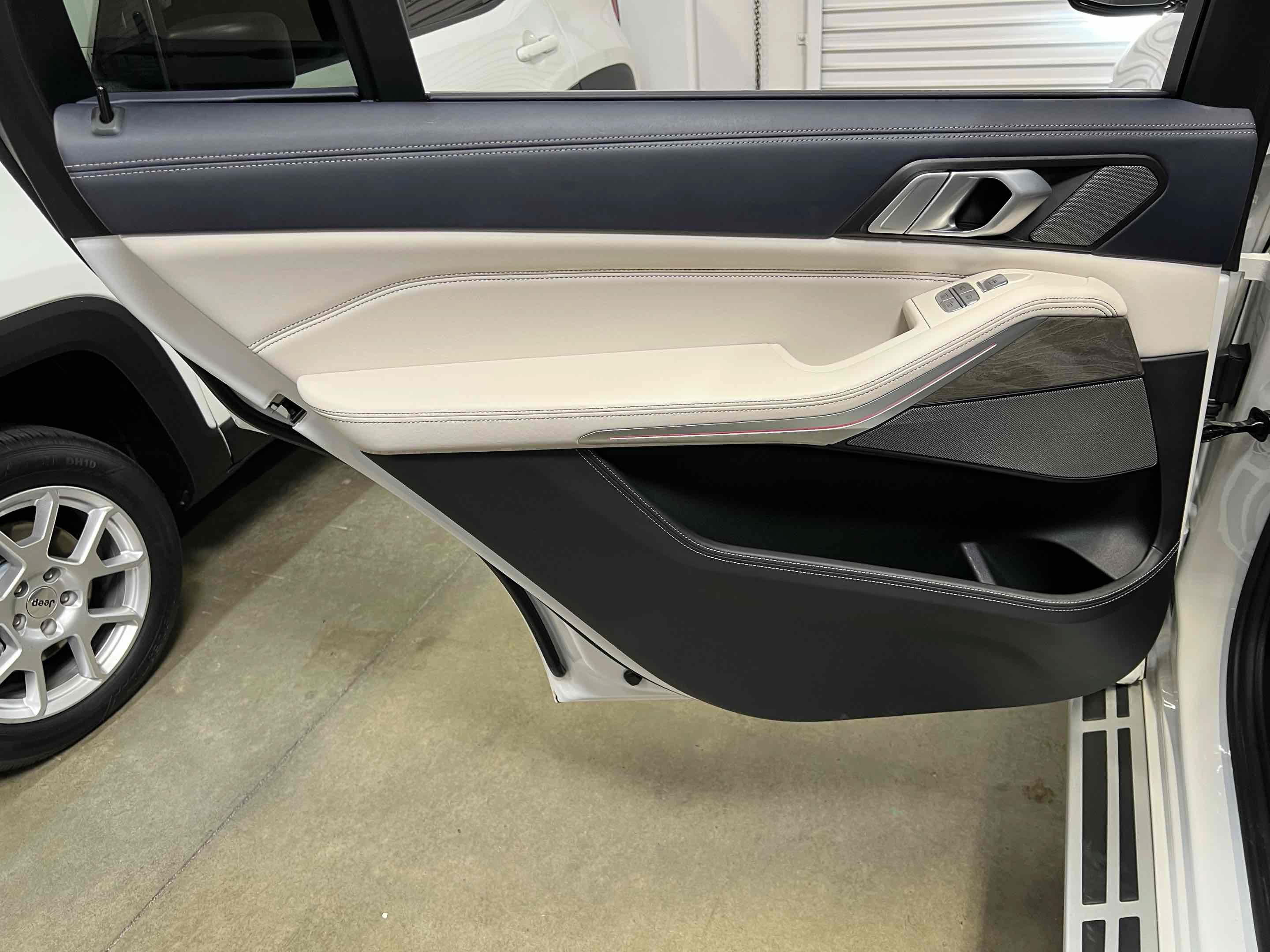Used 2020 BMW X7 xDrive40i w/ Premium Package AWD/4WD image 86