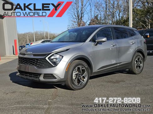Used 2023 Kia Sportage LX image 1