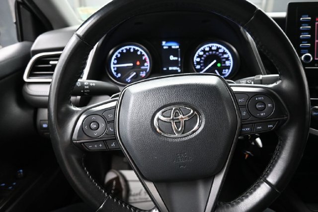 Used 2022 Toyota Camry SE FWD image 8