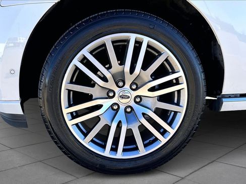 Used 2024 Ford Expedition Platinum image 11