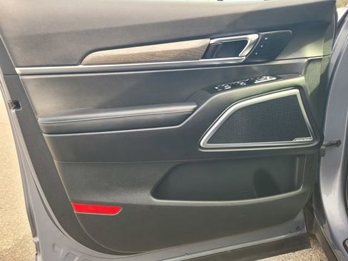 Used 2022 Kia Telluride SX image 16