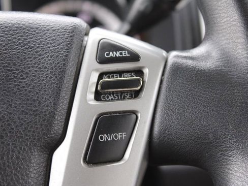 Used 2017 Nissan Titan SV image 28