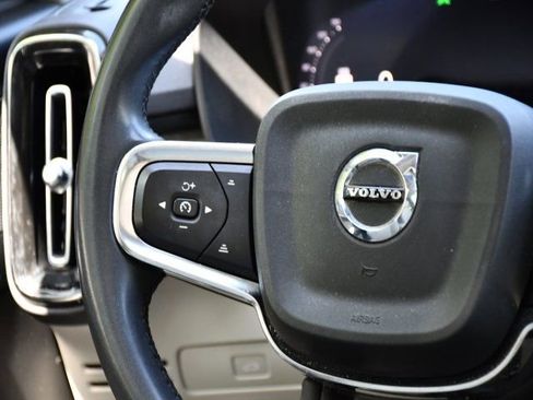Certified 2023 Volvo XC40 B5 Plus w/ Driver Assist Package AWD/4WD image 18
