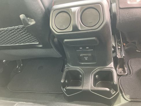 Used 2024 Jeep Wrangler Rubicon AWD/4WD image 25