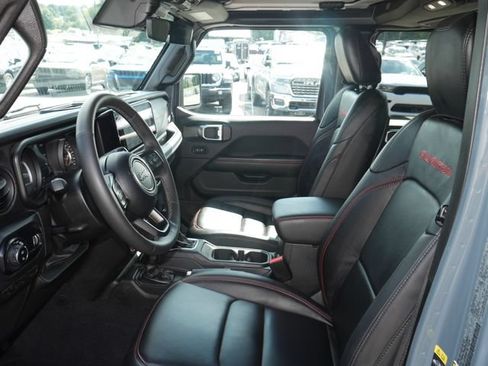 Used 2025 Jeep Gladiator Rubicon AWD/4WD image 2