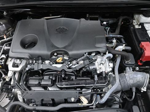 Used 2023 Toyota Camry XLE image 27