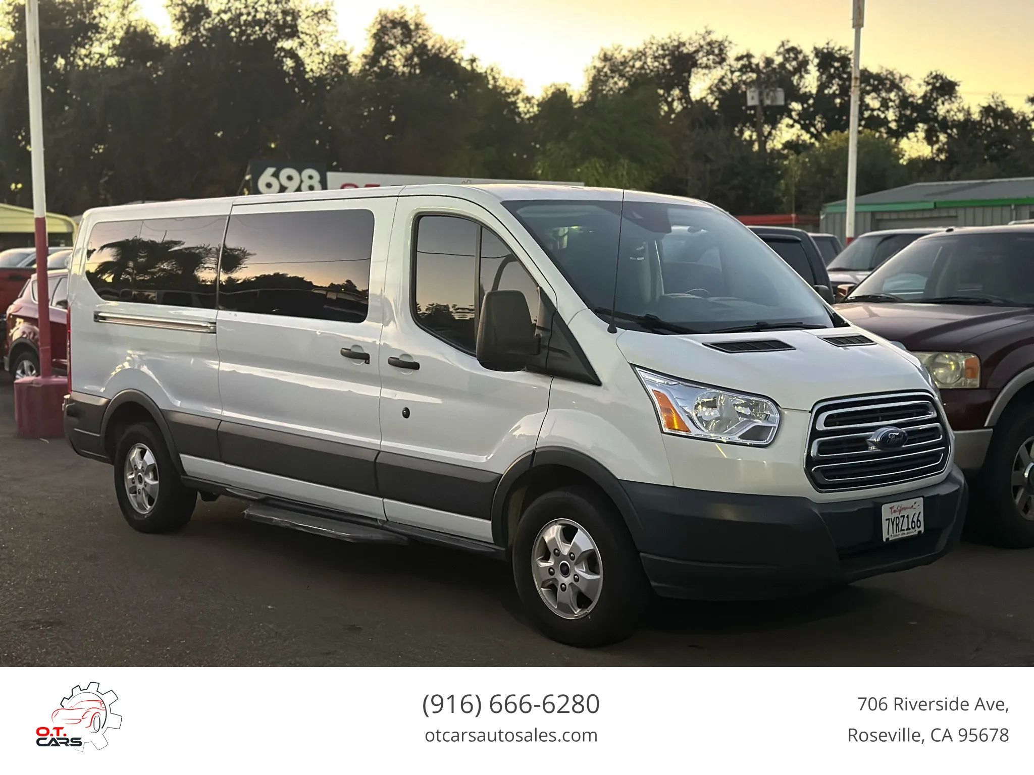 Used 2017 Ford Transit 350 XLT RWD image 1