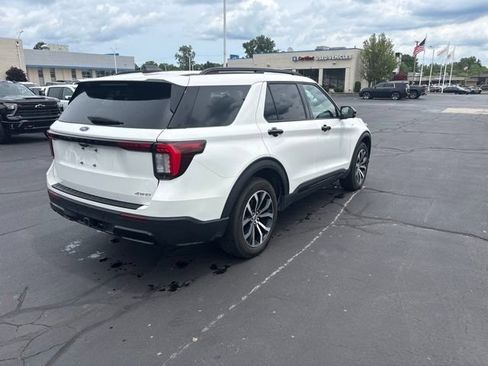 Used 2025 Ford Explorer ST-Line AWD/4WD image 6