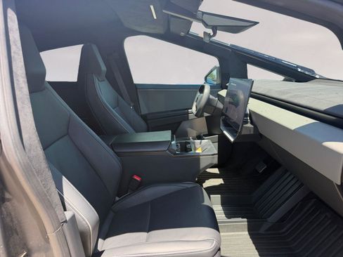 Used 2025 Tesla Cybertruck Cyberbeast AWD/4WD image 15