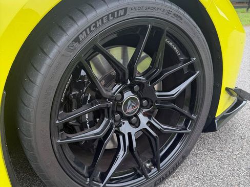 Used 2024 Chevrolet Corvette Z06 RWD image 12