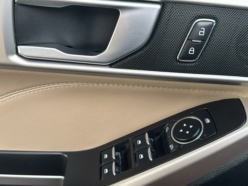 Certified 2023 Ford Explorer XLT image 19