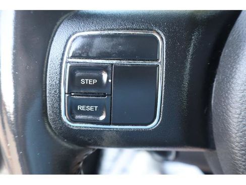 Used 2014 Jeep Compass Latitude FWD image 12