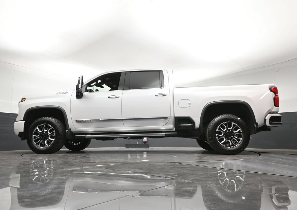 Certified 2025 Chevrolet Silverado 3500 High Country AWD/4WD image 24