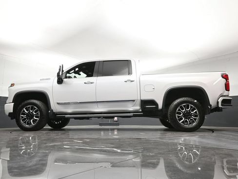Certified 2025 Chevrolet Silverado 3500 High Country w/ High Country Premium Package AWD/4WD image 24
