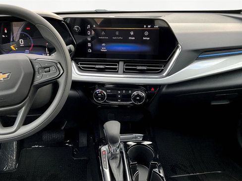 New 2026 Chevrolet Trax LT image 7