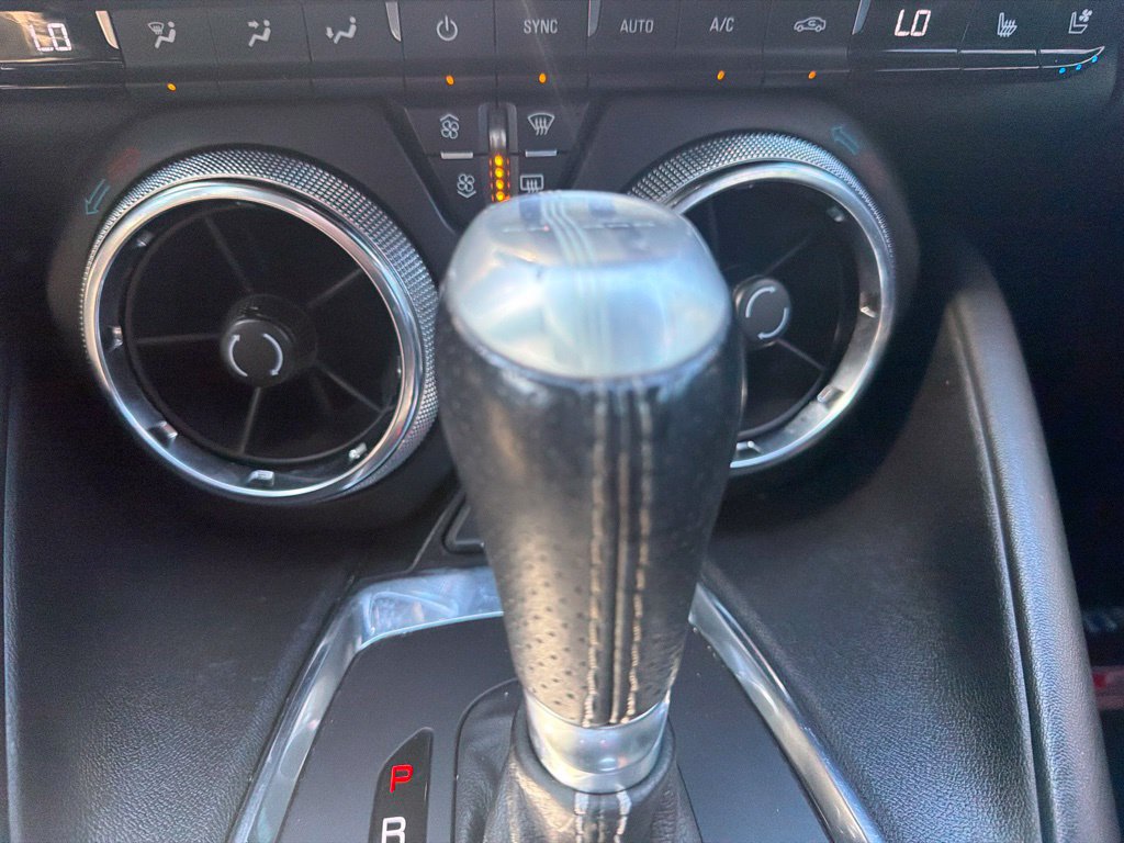 Used 2020 Chevrolet Camaro SS RWD image 8