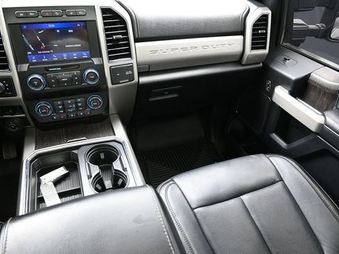 Used 2020 Ford F250 Lariat w/ Tremor Off-Road Package AWD/4WD image 40