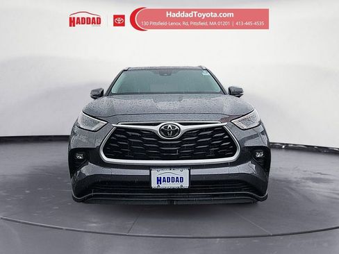 Used 2023 Toyota Highlander XLE AWD/4WD image 8