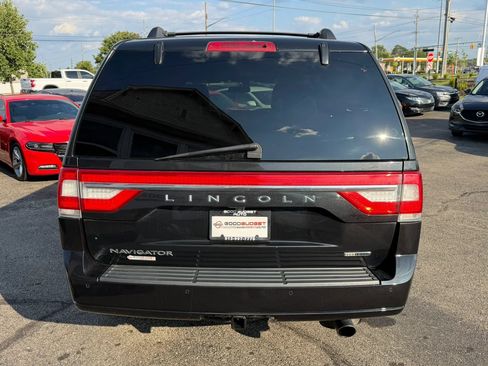 Used 2015 Lincoln Navigator 4WD image 8