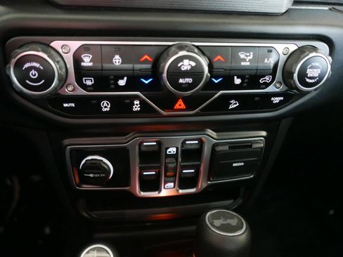 Used 2020 Jeep Wrangler Unlimited Sport AWD/4WD image 16