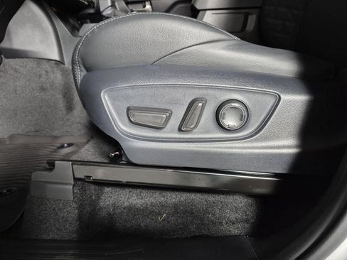 New 2025 Toyota Tacoma TRD Off-Road image 18